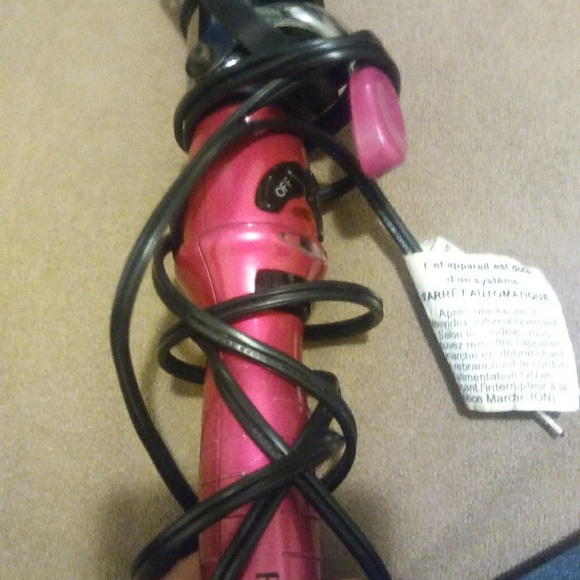 Pink Revlon hair straightener and flat iron - Picture 2 of 2